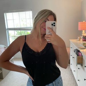 Black lace trim cami crop top
